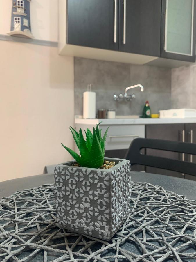 Petra'S House Apartment Флорина Екстериор снимка