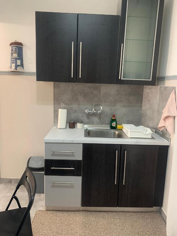 Petra'S House Apartment Флорина Екстериор снимка